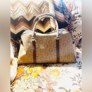 NWOT Guess Signature X-Large Overnight Bag